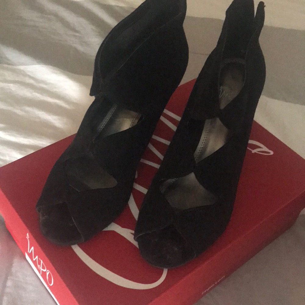 Black peep toe